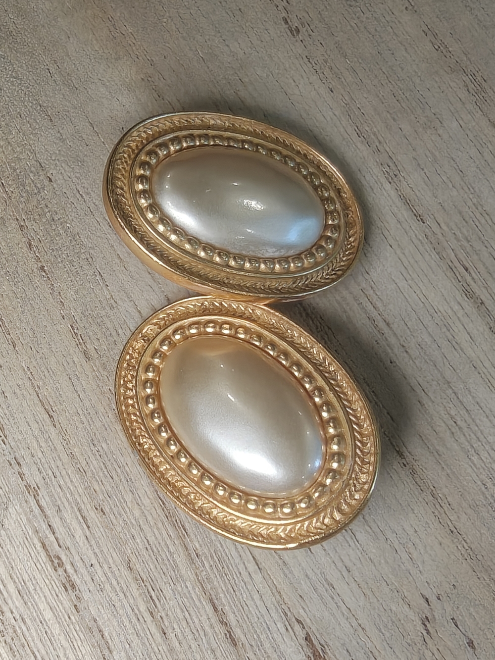 Carolee Gold-Tone Oval Pearl Cabochon Clip Earrings Great Shape MCM